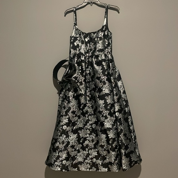 Antonio Melani
Morgan Sleeveless Square Neck Jacquard A-Line Midi Dress - Picture 2 of 6